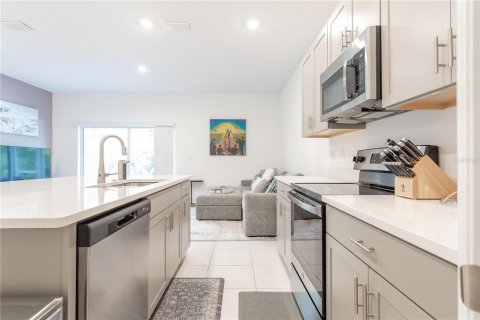 Townhouse in Sarasota, Florida 3 bedrooms, 131.64 sq.m. № 2209417 - photo 18
