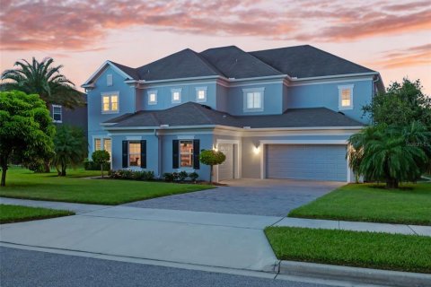 House in Winter Garden, Florida 5 bedrooms, 415.64 sq.m. № 1879486 - photo 1
