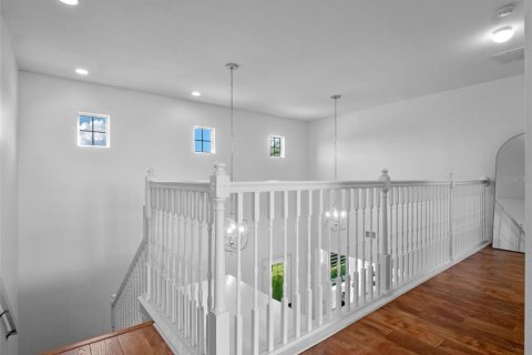 House in Winter Garden, Florida 5 bedrooms, 415.64 sq.m. № 1879486 - photo 11