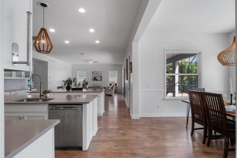 House in Winter Garden, Florida 5 bedrooms, 415.64 sq.m. № 1879486 - photo 3