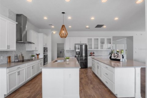 House in Winter Garden, Florida 5 bedrooms, 415.64 sq.m. № 1879486 - photo 29