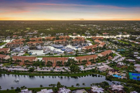 Condo in Jupiter, Florida, 2 bedrooms № 2244488 - photo 25