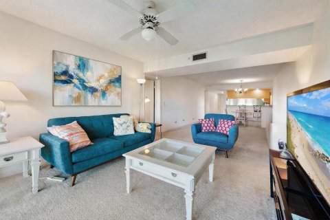 Condo in Jupiter, Florida, 2 bedrooms № 2244488 - photo 11