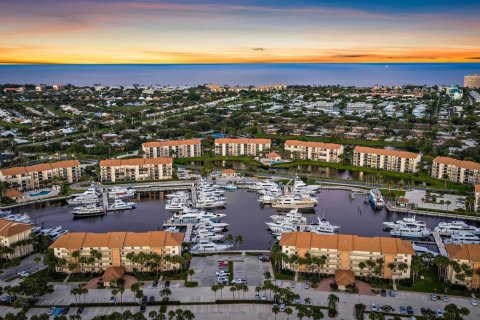 Condo in Jupiter, Florida, 2 bedrooms № 2244488 - photo 22