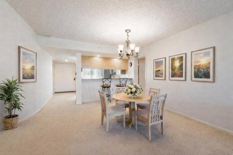 Condo in Jupiter, Florida, 2 bedrooms № 2244488 - photo 9