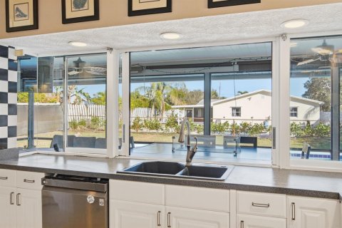 Casa en venta en Jensen Beach, Florida, 3 dormitorios, 165.92 m2 № 2173518 - foto 9