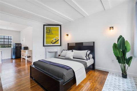 Кондоминиум с 1 спальней в Майами-Бич, Флорида № 2036123