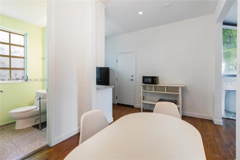 Снять в аренду кондоминиум в Майами-Бич, Флорида 1 спальня, 54.53м2, № 2036123 - фото 18