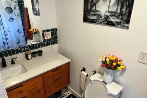 Immobilier commercial à louer à Hollywood, Floride: 1 chambre, 124.49 m2 № 2000892 - photo 6