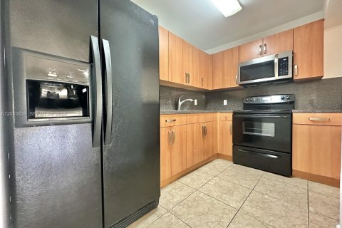 Copropriété à louer à Miami, Floride: 1 chambre, 64.38 m2 № 2171043 - photo 4