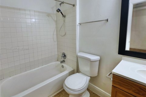 Copropriété à louer à Miami, Floride: 1 chambre, 64.38 m2 № 2171043 - photo 10