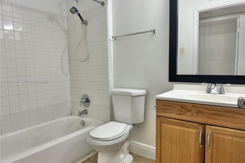 Copropriété à louer à Miami, Floride: 1 chambre, 64.38 m2 № 2171043 - photo 9