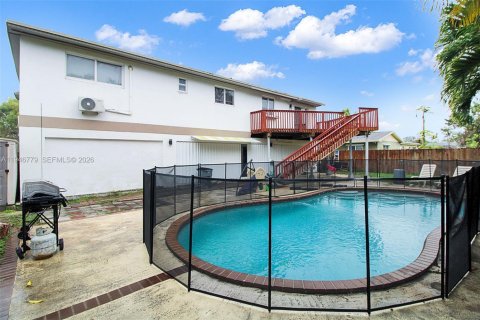 Casa en venta en Cutler Bay, Florida, 4 dormitorios, 245.82 m2 № 2002930 - foto 26