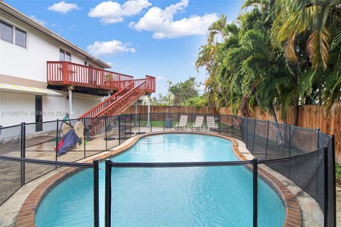 Casa en venta en Cutler Bay, Florida, 4 dormitorios, 245.82 m2 № 2002930 - foto 27