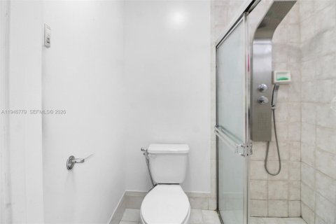 Casa en venta en Cutler Bay, Florida, 4 dormitorios, 245.82 m2 № 2002930 - foto 12