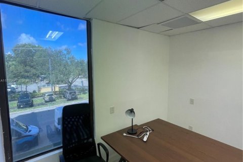 Propiedad comercial en venta en North Miami, Florida № 1667619 - foto 7