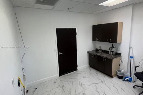 Propiedad comercial en venta en North Miami, Florida № 1667619 - foto 6