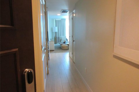 Condo in Fort Lauderdale, Florida, 1 bedroom № 2183292 - photo 12