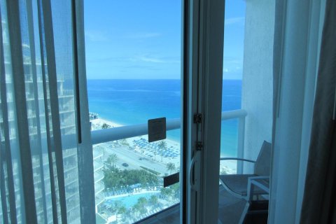 Condo in Fort Lauderdale, Florida, 1 bedroom № 2183292 - photo 9
