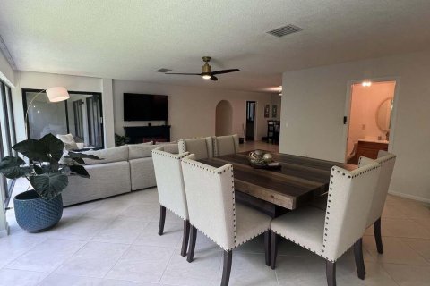 Condo in West Palm Beach, Florida, 3 bedrooms № 2172632 - photo 3
