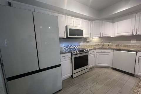 Condo in West Palm Beach, Florida, 3 bedrooms № 2172632 - photo 14
