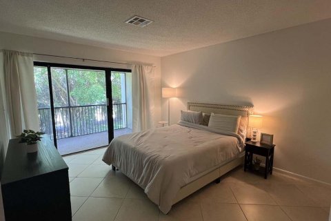 Condo in West Palm Beach, Florida, 3 bedrooms № 2172632 - photo 7