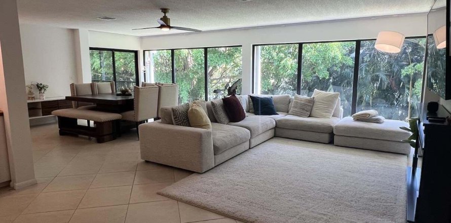 Condo in West Palm Beach, Florida, 3 bedrooms № 2172632