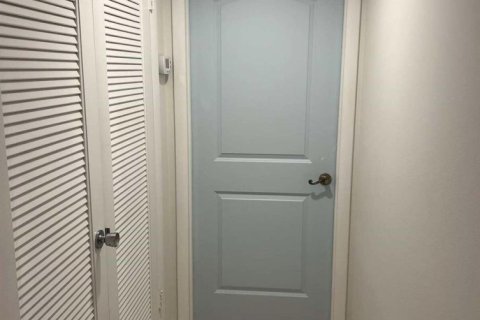 Condo in West Palm Beach, Florida, 3 bedrooms № 2172632 - photo 8