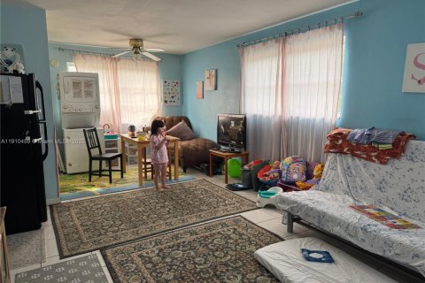 Copropriété à vendre à Hollywood, Floride: 2 chambres, 73.58 m2 № 2013146 - photo 2