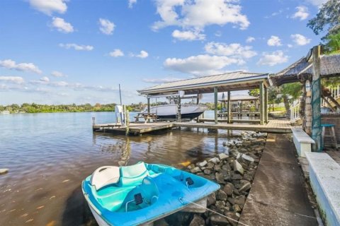 House in Gibsonton, Florida 3 bedrooms, 178.56 sq.m. № 2259384 - photo 29