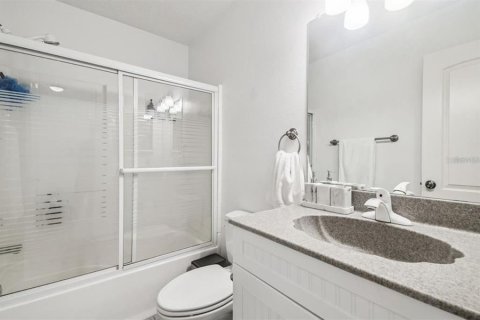 House in Gibsonton, Florida 3 bedrooms, 178.56 sq.m. № 2259384 - photo 20