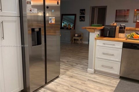 Купить виллу или дом в Санрайз, Флорида 1 комната, 115.01м2, № 1972468 - фото 5