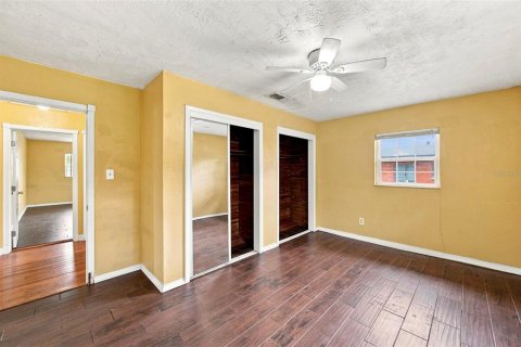 House in Saint Petersburg, Florida 3 bedrooms, 133.78 sq.m. № 2273081 - photo 11