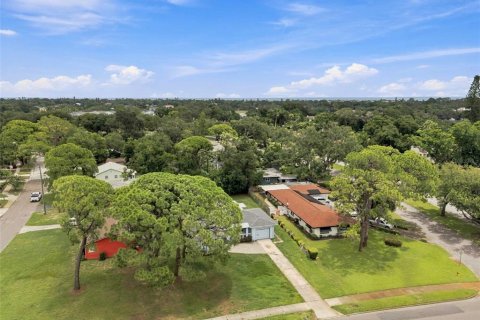House in Saint Petersburg, Florida 3 bedrooms, 133.78 sq.m. № 2273081 - photo 20