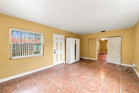House in Saint Petersburg, Florida 3 bedrooms, 133.78 sq.m. № 2273081 - photo 10