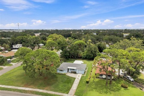 House in Saint Petersburg, Florida 3 bedrooms, 133.78 sq.m. № 2273081 - photo 19