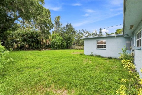 House in Saint Petersburg, Florida 3 bedrooms, 133.78 sq.m. № 2273081 - photo 18
