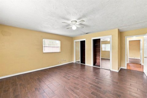 House in Saint Petersburg, Florida 3 bedrooms, 133.78 sq.m. № 2273081 - photo 14