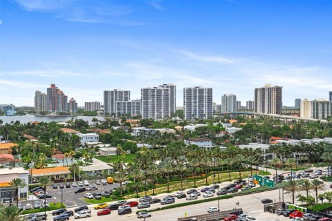 Купить кондоминиум в Санни-Айлс-Бич, Флорида 3 комнаты, 63.92м2, № 2262869 - фото 22