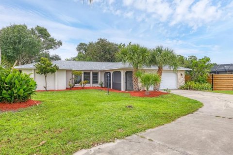 House in Sarasota, Florida 3 bedrooms, 178.47 sq.m. № 1816176 - photo 1