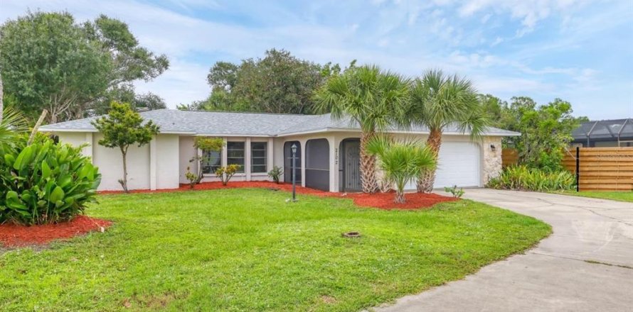 House in Sarasota, Florida 3 bedrooms, 178.47 sq.m. № 1816176