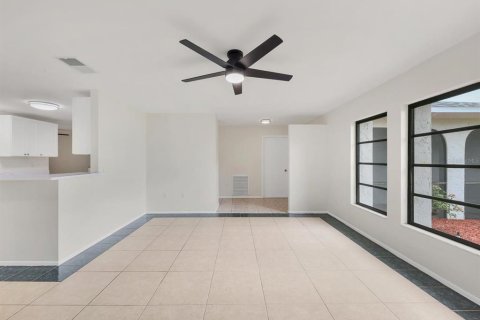 House in Sarasota, Florida 3 bedrooms, 178.47 sq.m. № 1816176 - photo 8