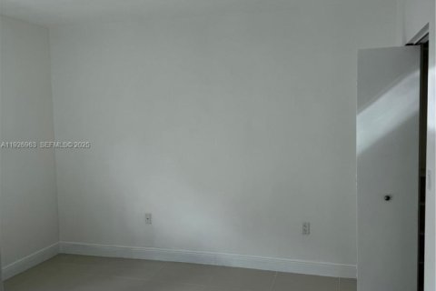 Copropriété à louer à Miami, Floride: 2 chambres, 93.09 m2 № 1985937 - photo 9