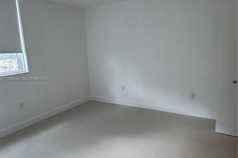 Copropriété à louer à Miami, Floride: 2 chambres, 93.09 m2 № 1985937 - photo 11