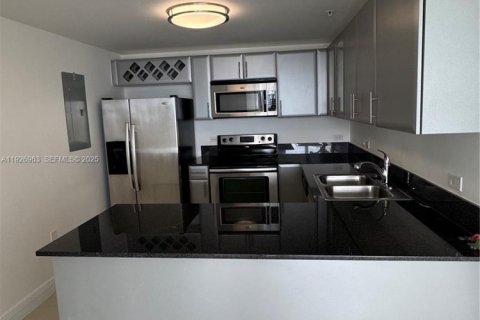 Copropriété à louer à Miami, Floride: 2 chambres, 93.09 m2 № 1985937 - photo 1