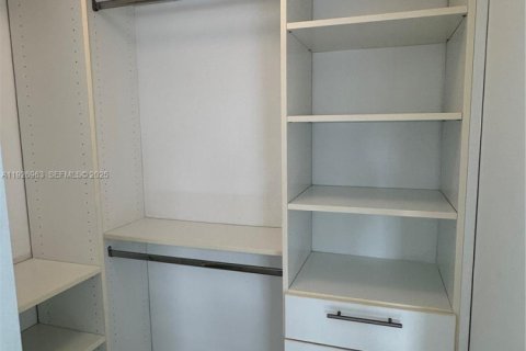 Copropriété à louer à Miami, Floride: 2 chambres, 93.09 m2 № 1985937 - photo 12