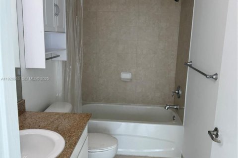 Copropriété à louer à Miami, Floride: 2 chambres, 93.09 m2 № 1985937 - photo 15