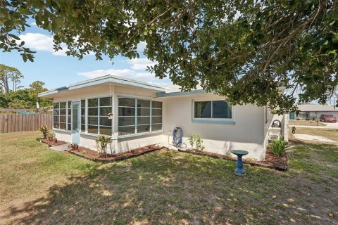 House in Port Charlotte, Florida 3 bedrooms, 100.15 sq.m. № 1759895 - photo 27