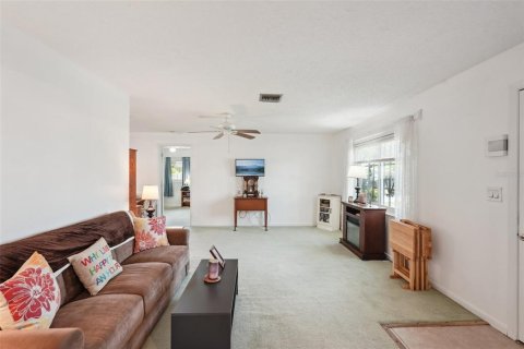 House in Port Charlotte, Florida 3 bedrooms, 100.15 sq.m. № 1759895 - photo 6