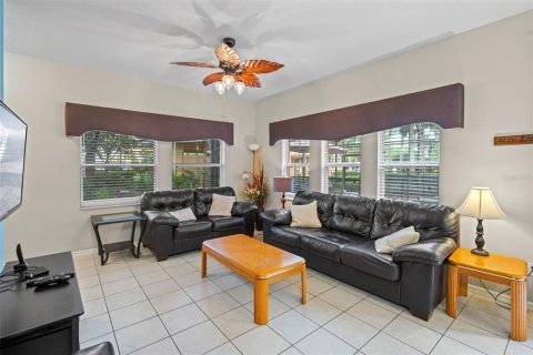 Touwnhouse à vendre à Kissimmee, Floride: 4 chambres, 151.99 m2 № 1685271 - photo 4